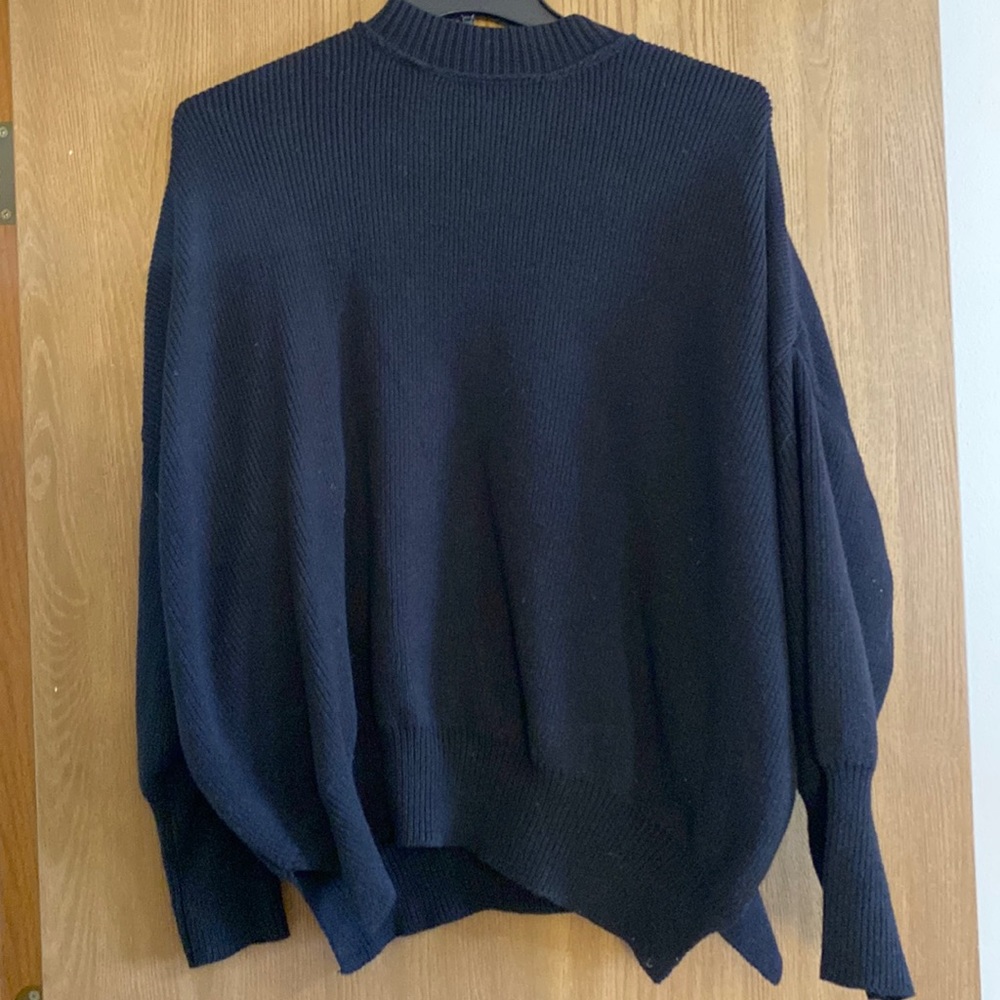 Signature8 Black Sweater (M/L)